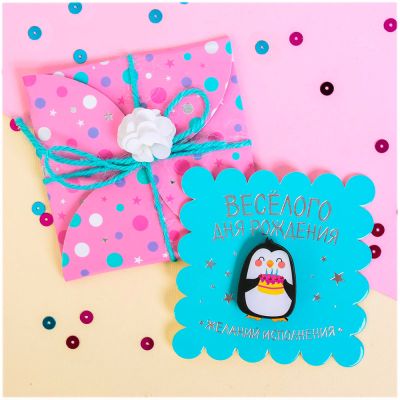 Фото Значок деревянный "Пингвин" в конверте 7,5х7,5см Micio В День Рождение 3295906. Интернет-магазин FOROOM
