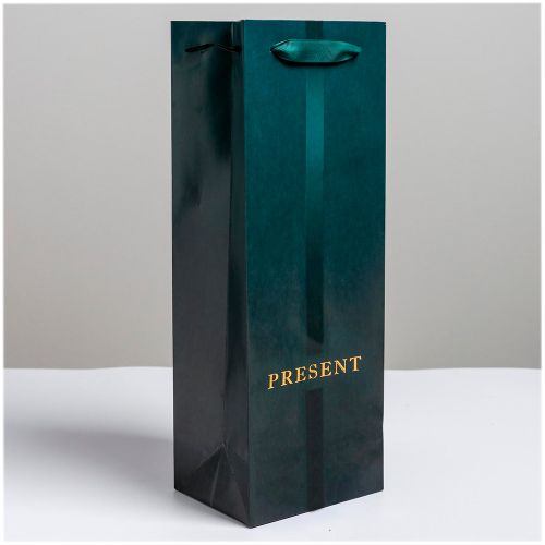 Фото Пакет подарочный «Present» 12x9x(h)36см, для бутылки Дарите Счастье  5035702. Интернет-магазин FOROOM